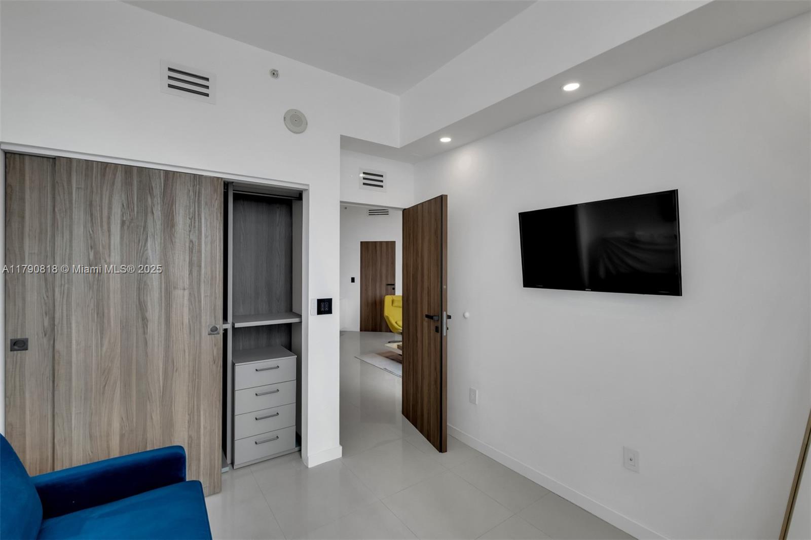 350 S Miami Ave #PH2-03, Miami FL 33130