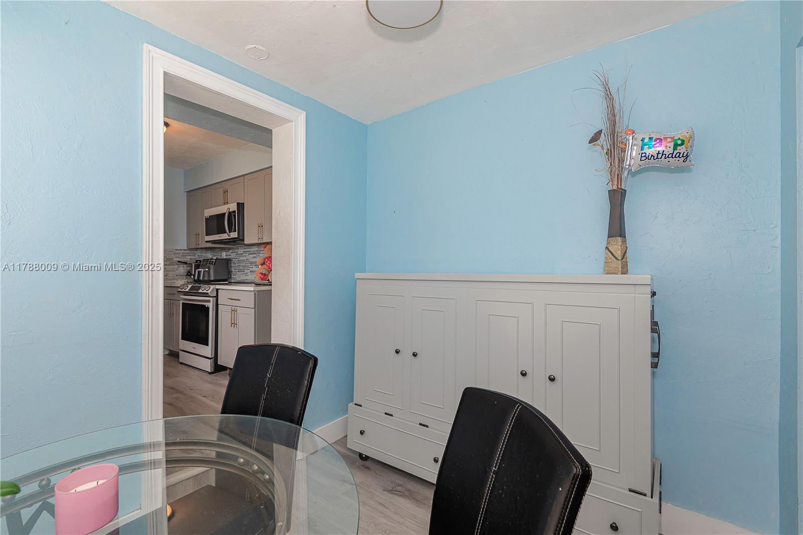 1027 NE 33rd St, Oakland Park, Florida image 9