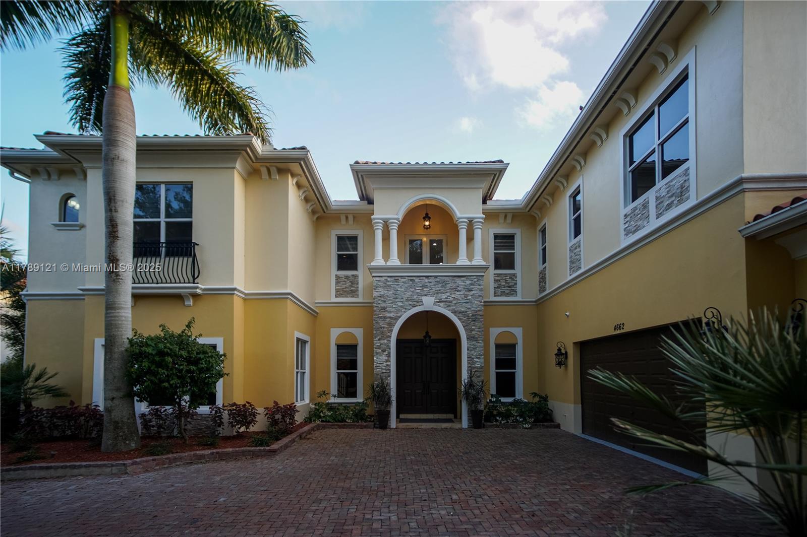 4662 Saxon Rd, Coconut Creek, Florida 33073
