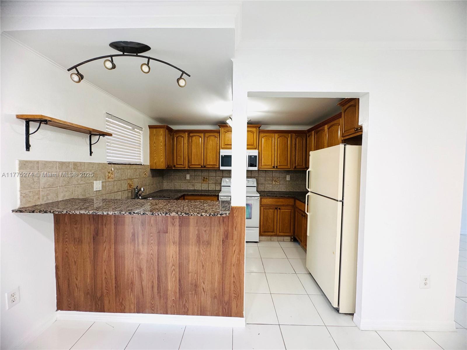 Property photo # 9
