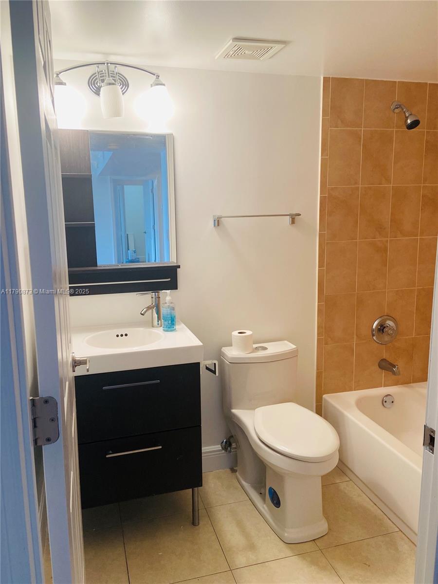 1450 SE 3rd Ave #205, Dania Beach, Florida image 6