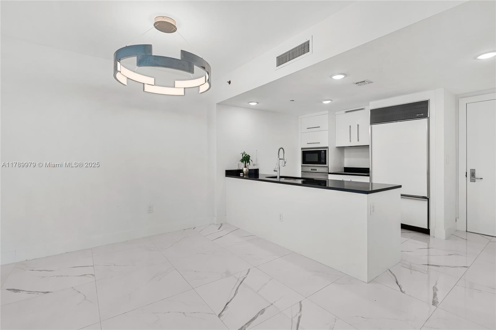 475 Brickell Ave #4811, Miami FL 33131