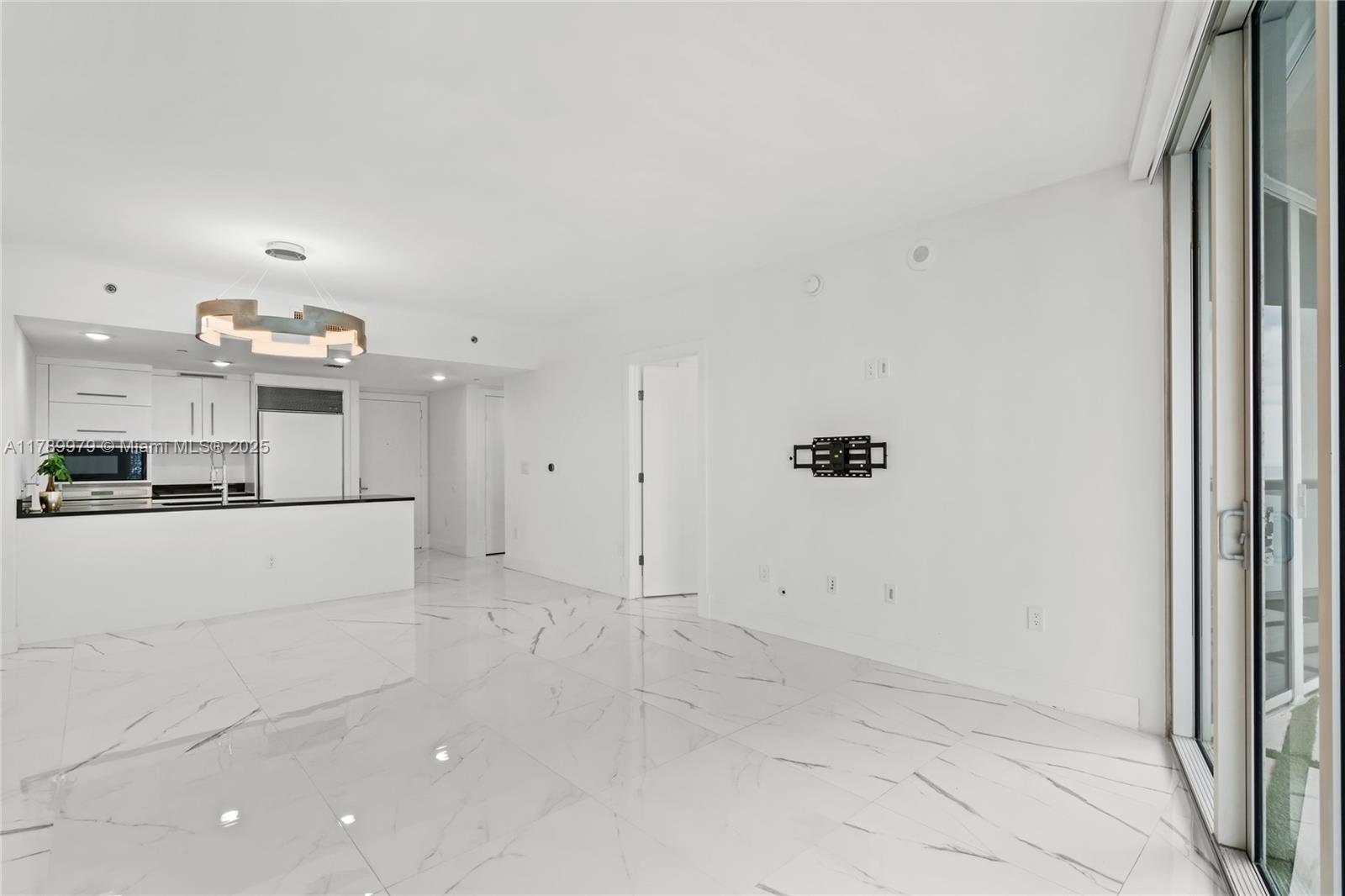 475 Brickell Ave #4811, Miami FL 33131