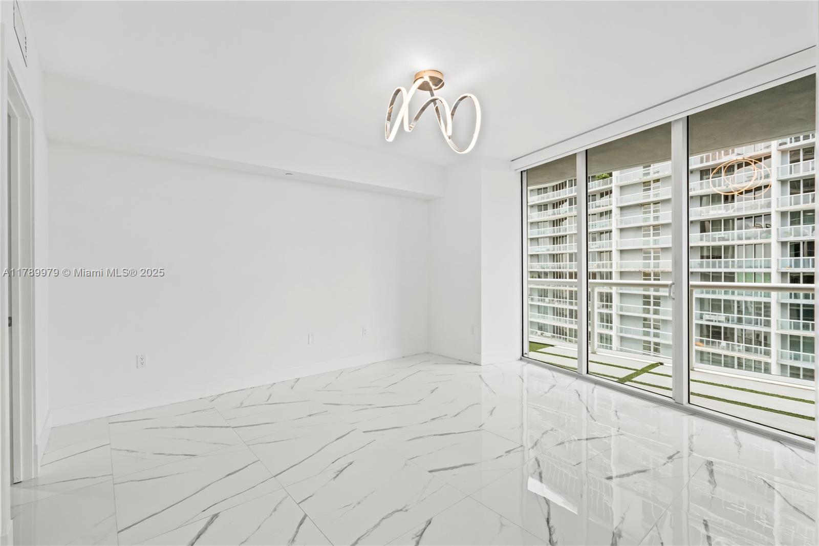 475 Brickell Ave #4811, Miami FL 33131