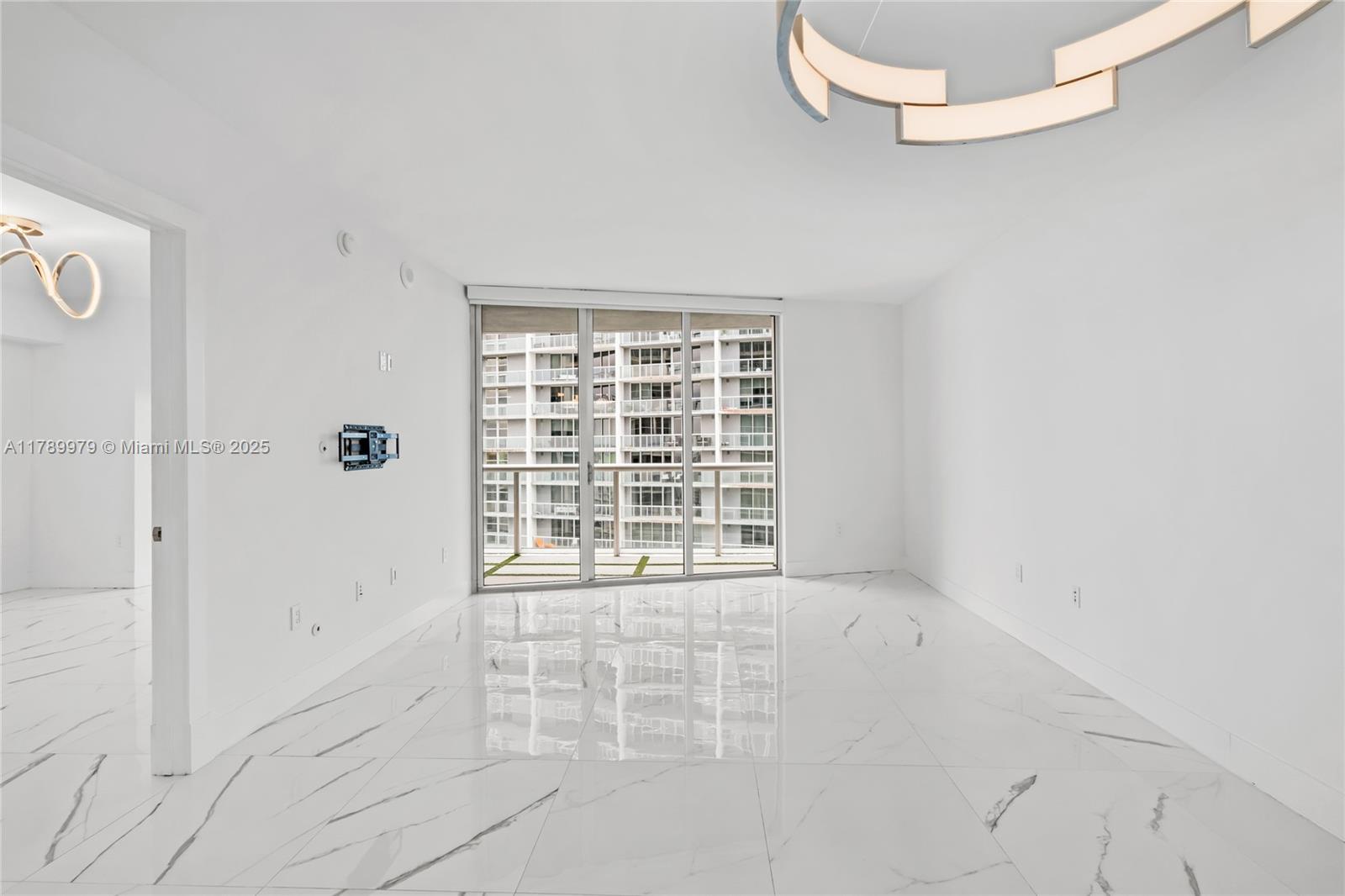 475 Brickell Ave #4811, Miami FL 33131