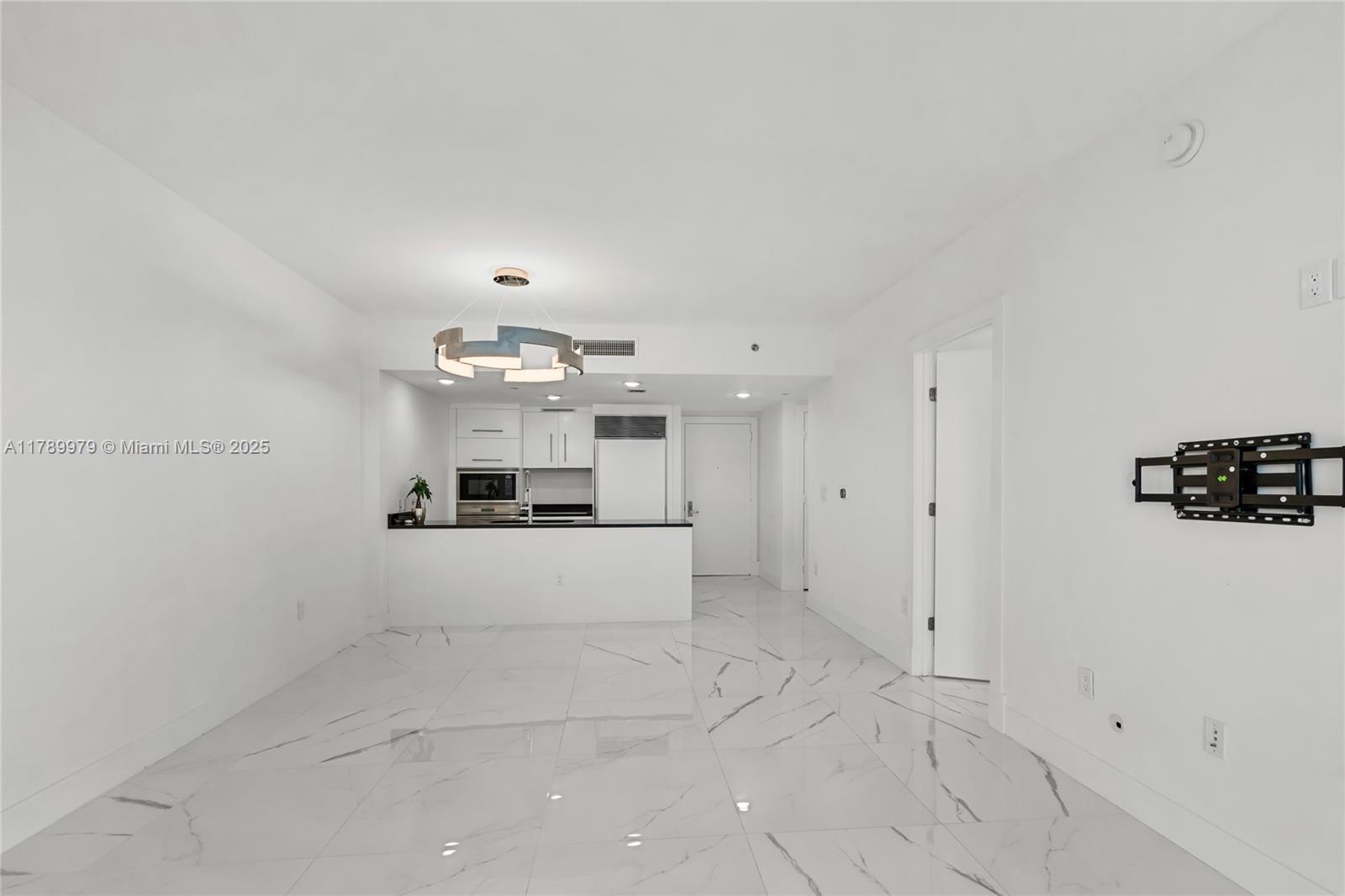 475 Brickell Ave #4811, Miami FL 33131