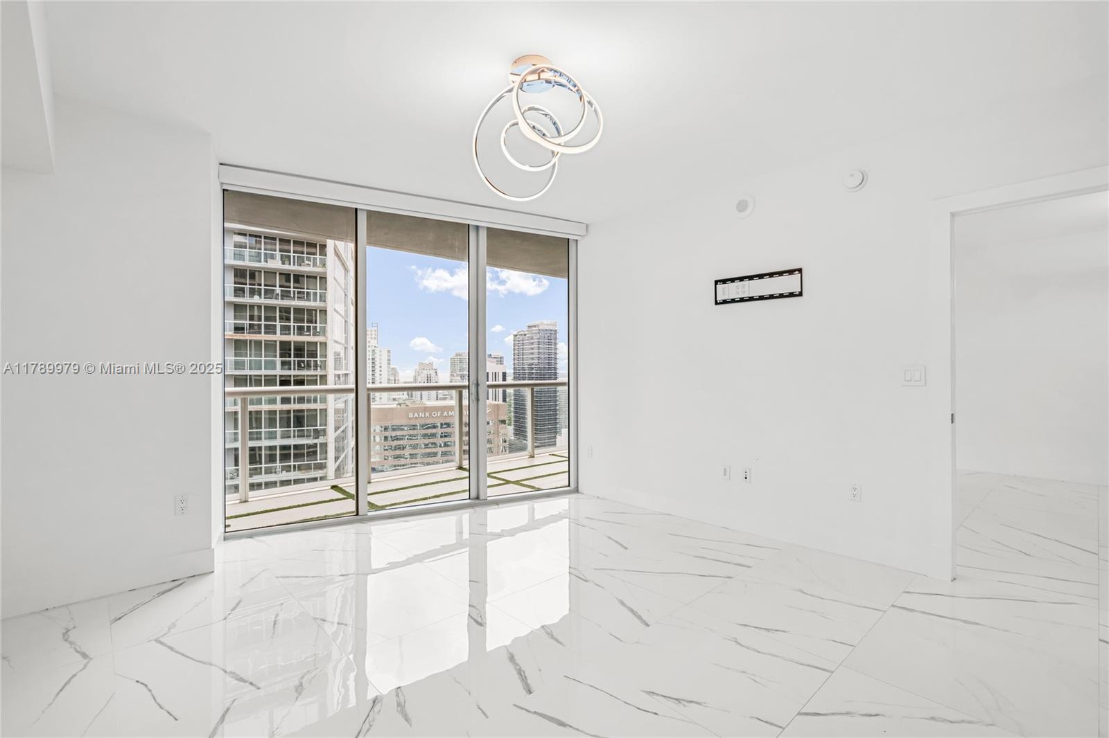475 Brickell Ave #4811, Miami FL 33131