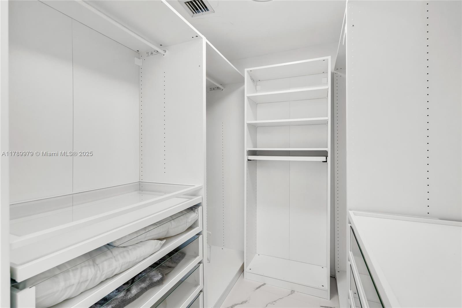 475 Brickell Ave #4811, Miami FL 33131