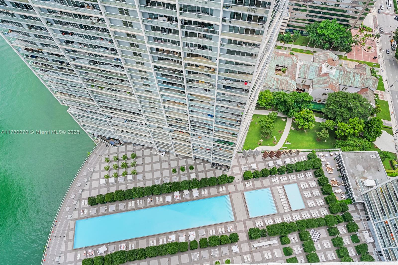 475 Brickell Ave #4811, Miami FL 33131