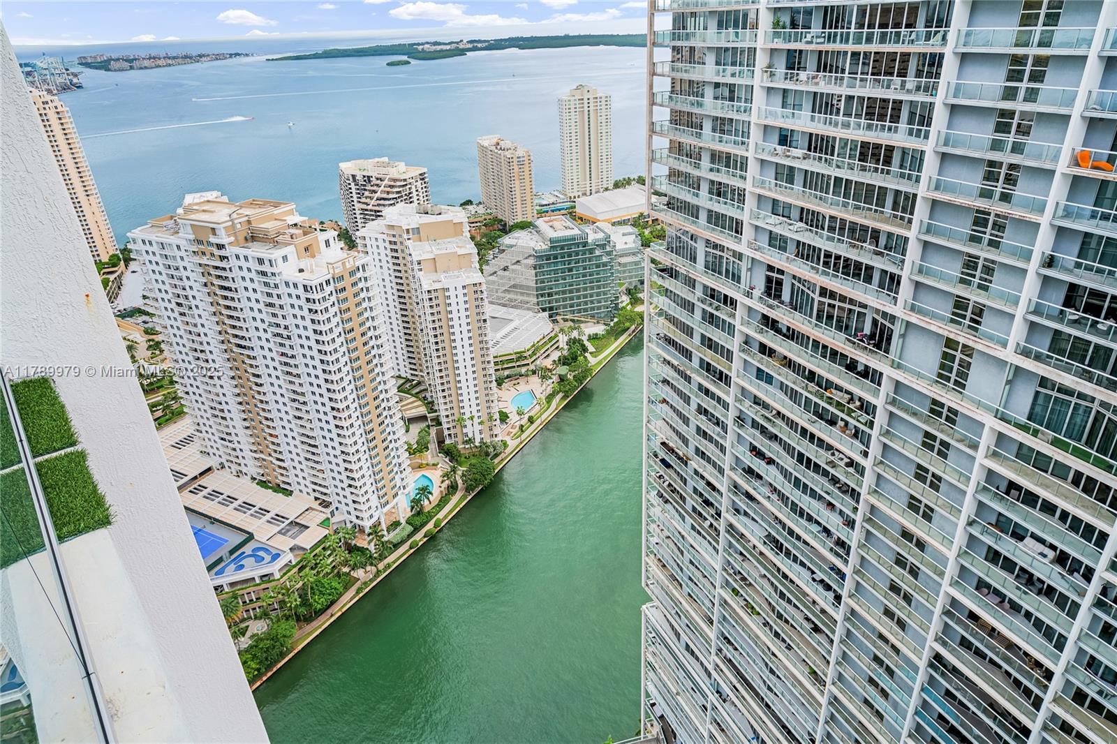 475 Brickell Ave #4811, Miami FL 33131