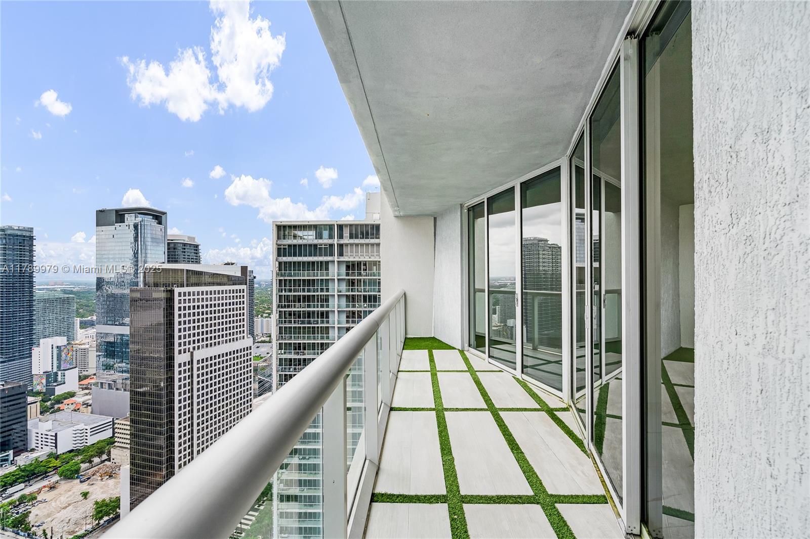 475 Brickell Ave #4811, Miami FL 33131