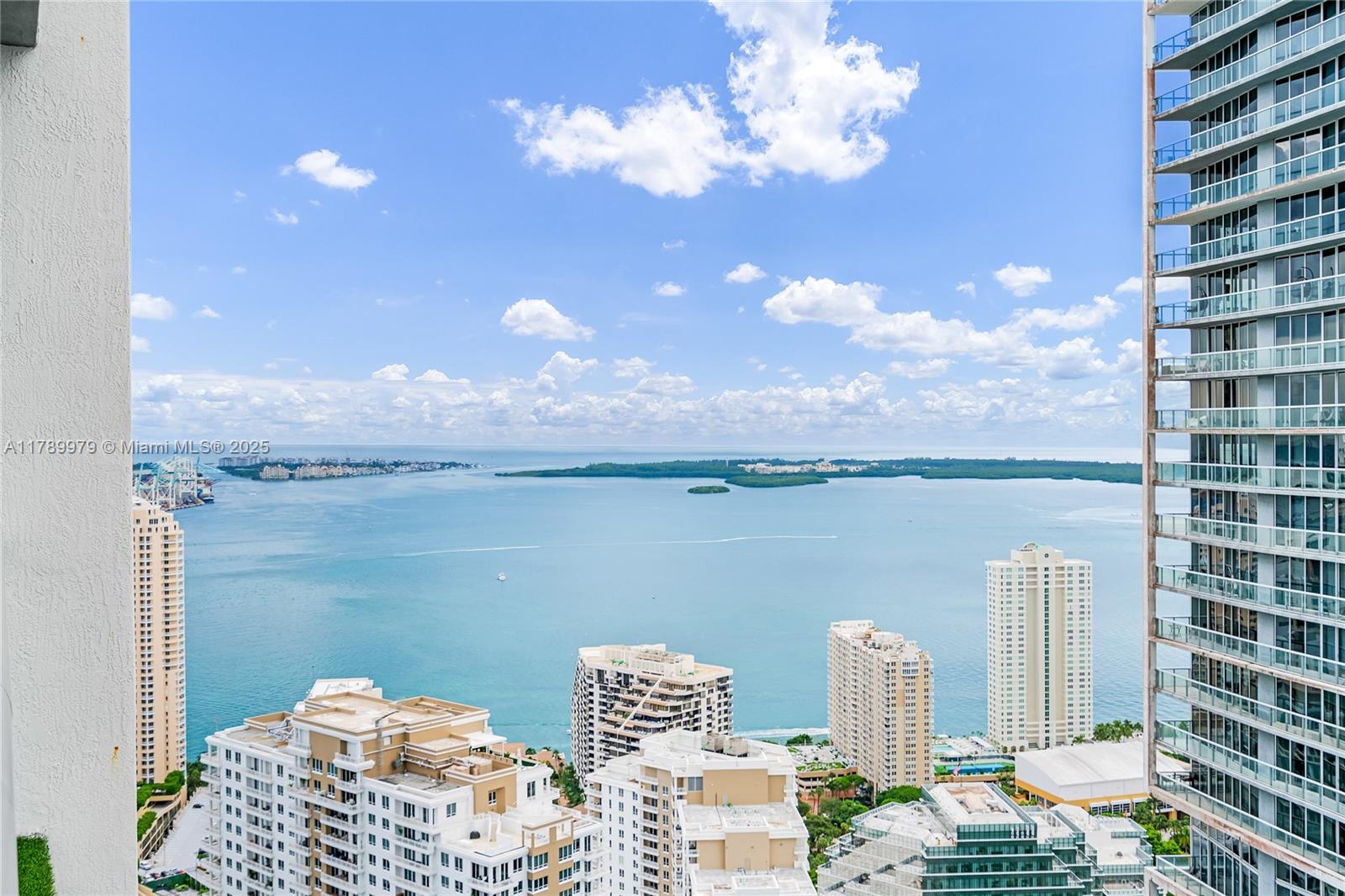 475 Brickell Ave #4811, Miami FL 33131