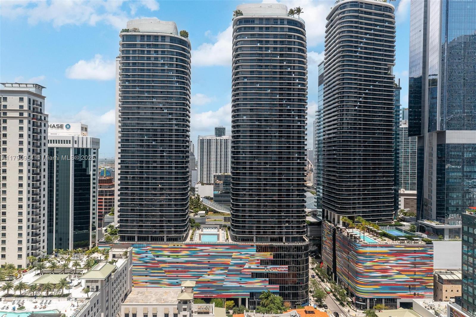 Condo for Sale in Miami, FL