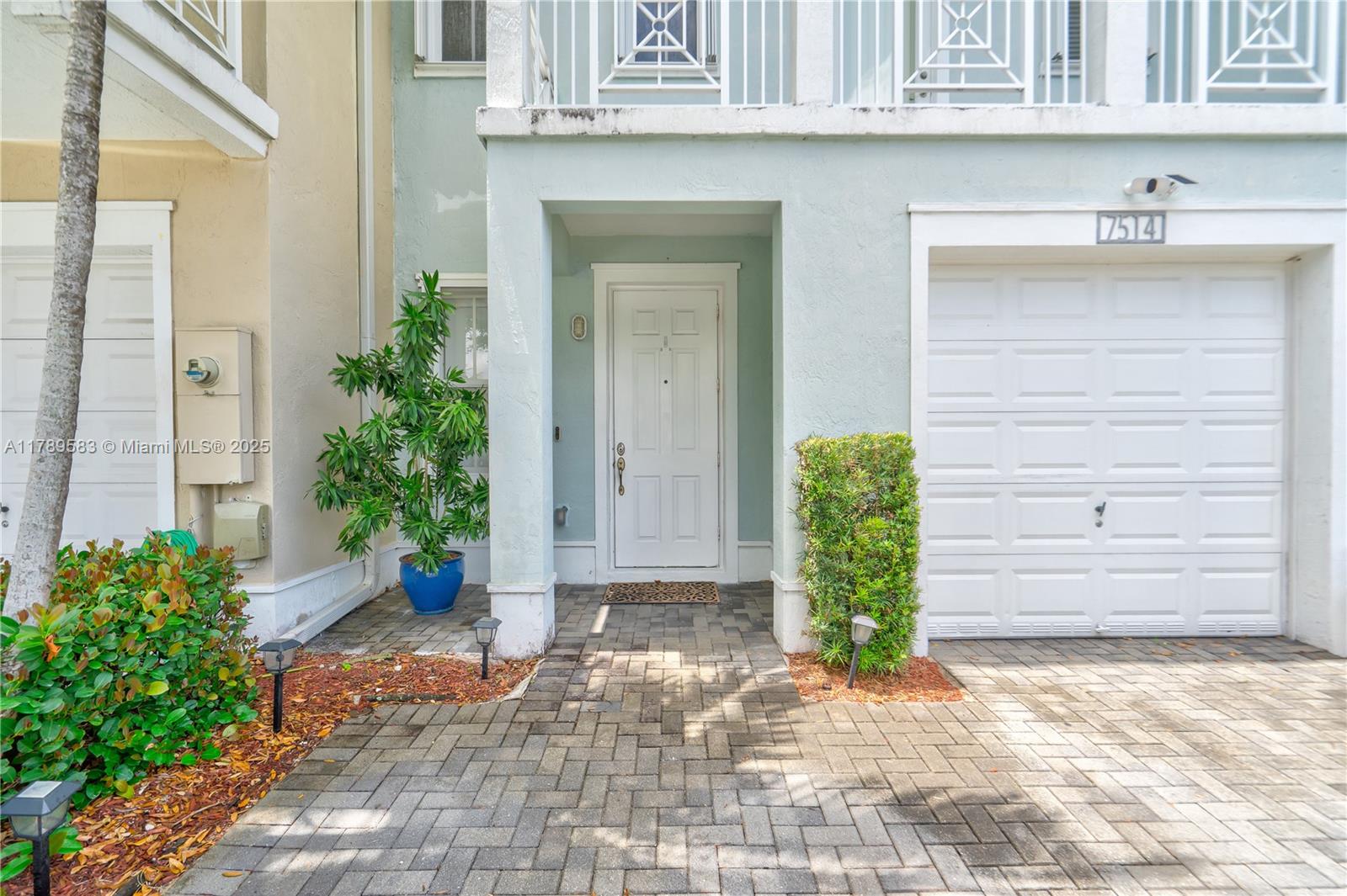 7514 NW 108th Path, Doral, Florida image 7