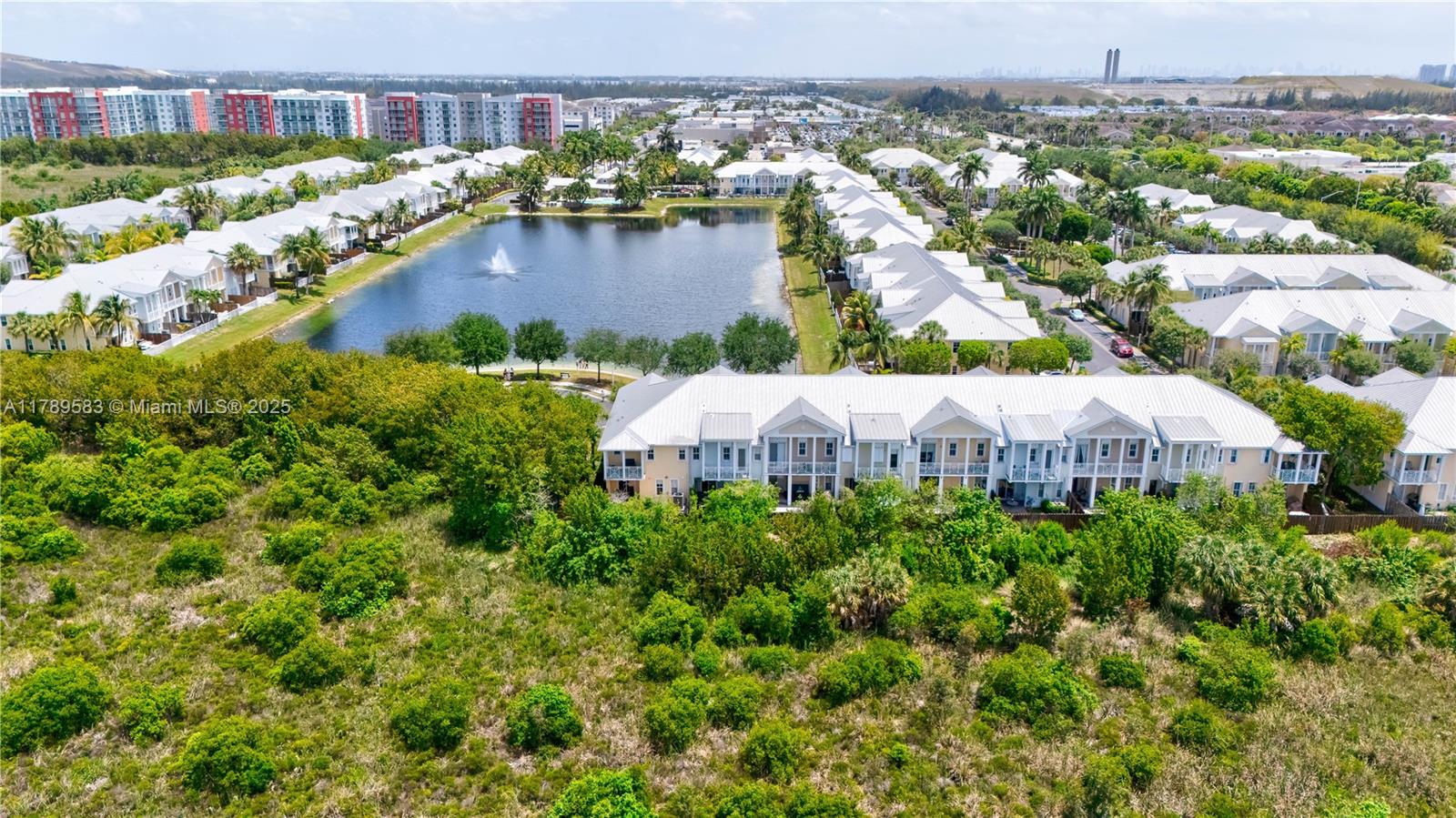 7514 NW 108th Path, Doral, Florida image 8