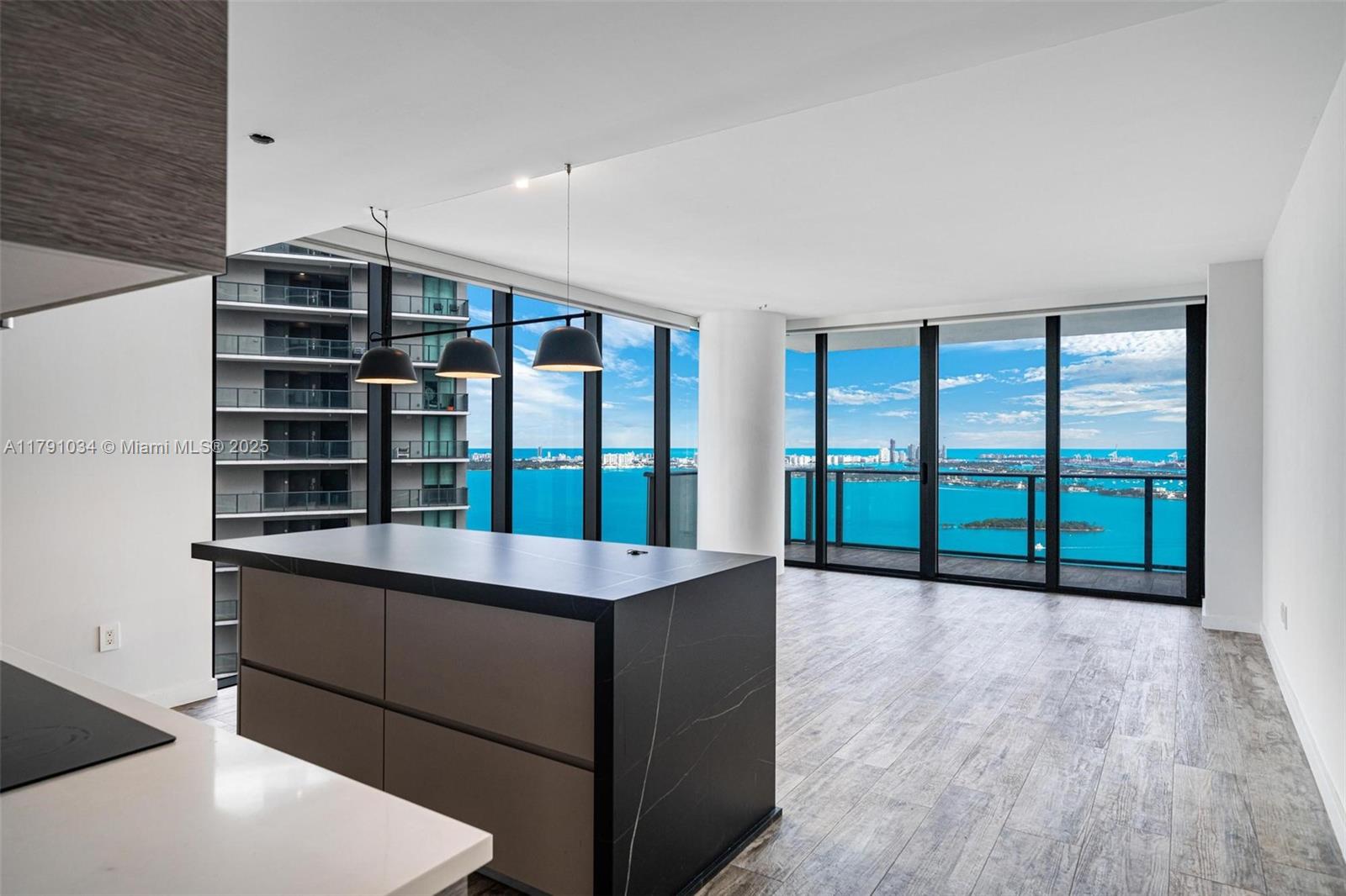 Condo for Sale in Miami, FL