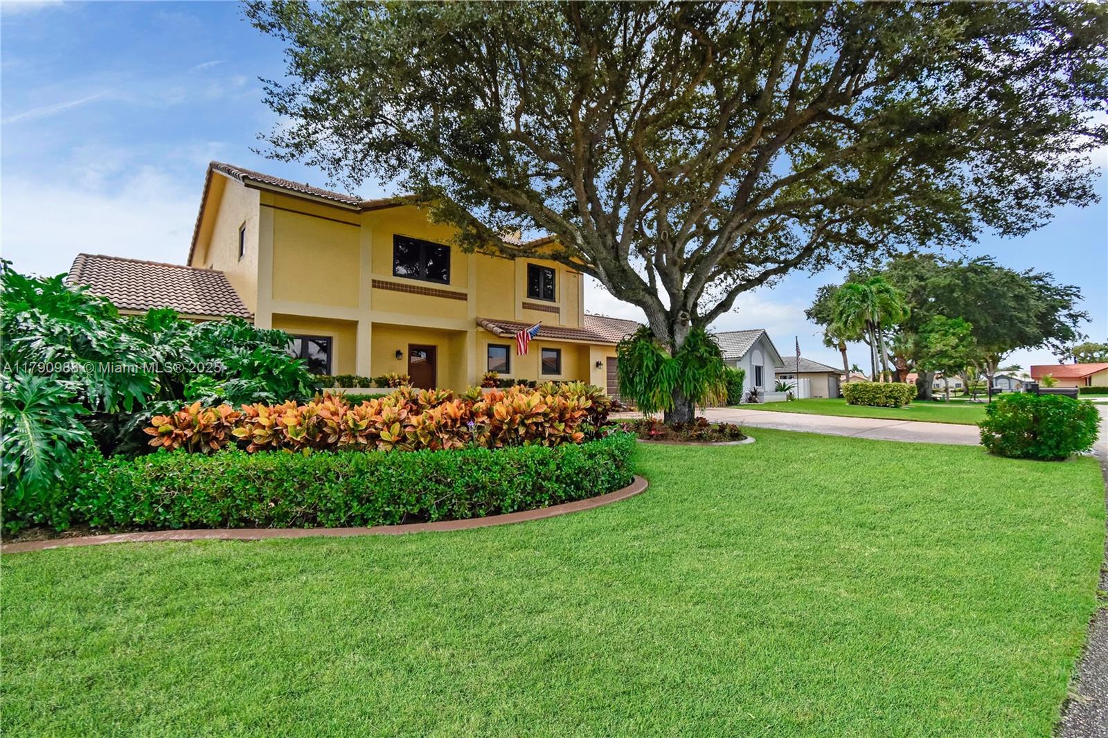 14950 Featherstone Way, Davie, Florida image 1