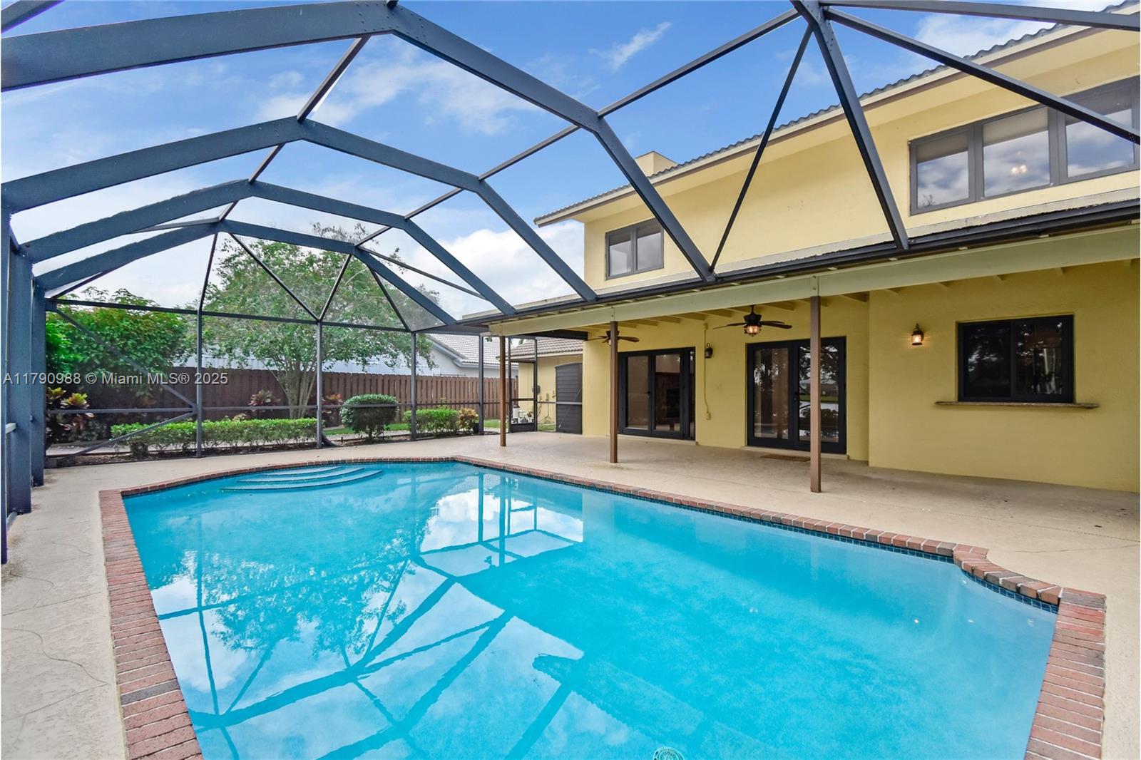 14950 Featherstone Way, Davie, Florida image 21