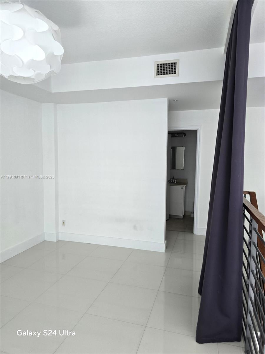 60 SW 13th St #2010, Miami FL 33130
