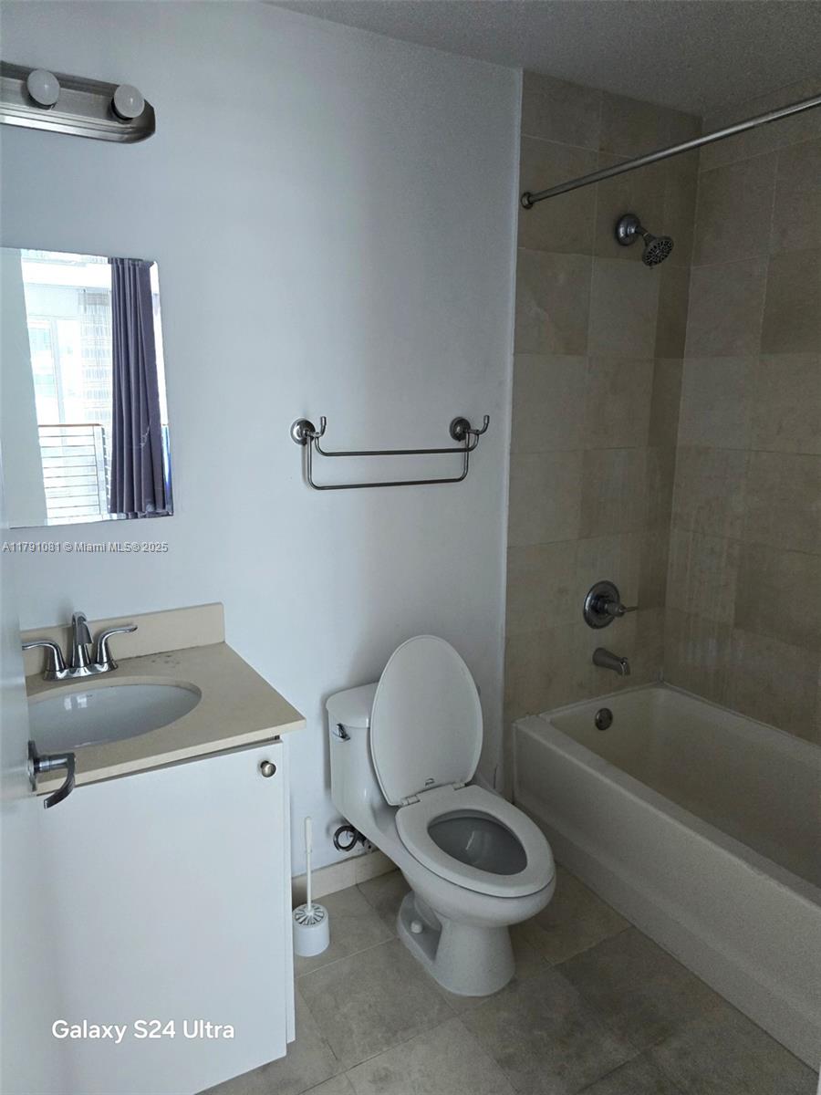 60 SW 13th St #2010, Miami FL 33130
