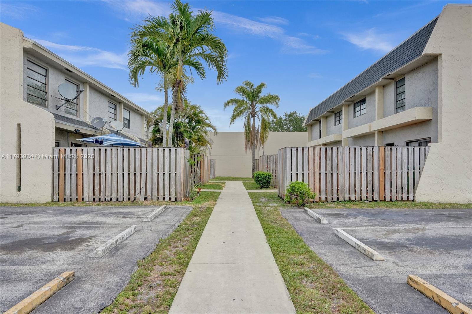 2306 NW 52nd Ave #2306, Lauderhill, Florida image 2