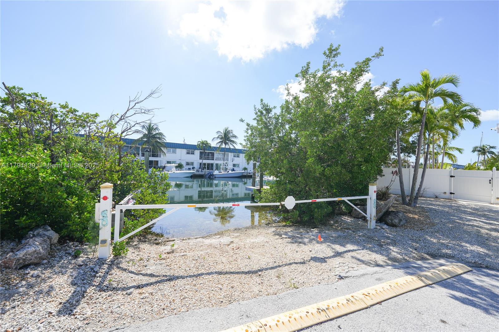 104 52nd Street Ocean, Marathon, Florida image 3