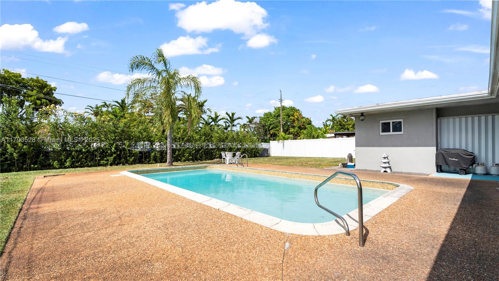 Listing Photo 32