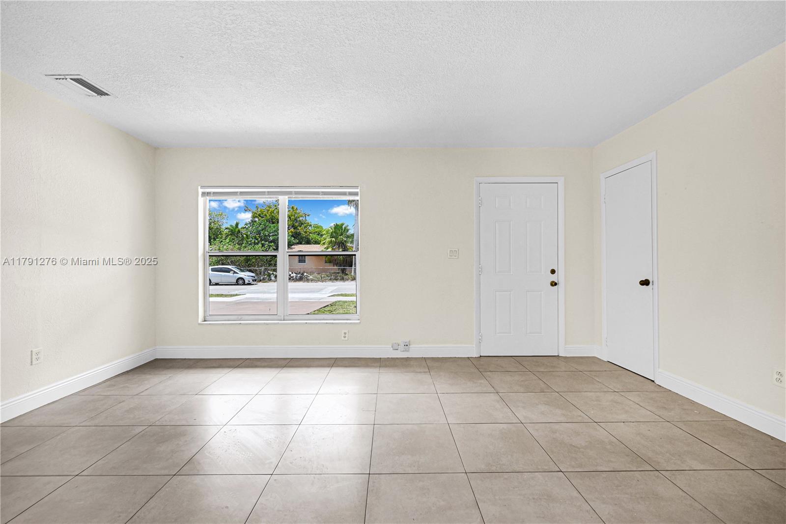 20431 NW 46th Ave, Miami Gardens, Florida image 27