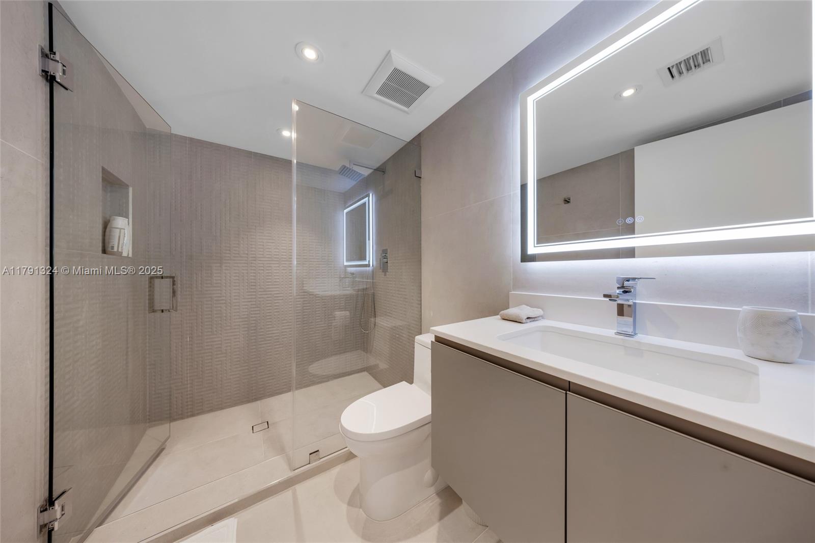 9801 Collins Ave #17R, Bal Harbour, Florida image 20