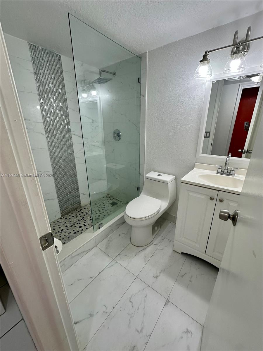 3301 Spanish Moss Ter #302, Lauderhill, Florida image 8