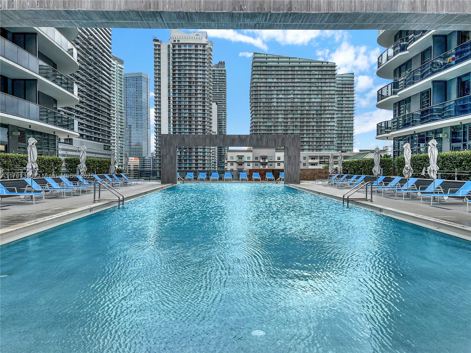 45 SW 9th St #1507, Miami FL 33130