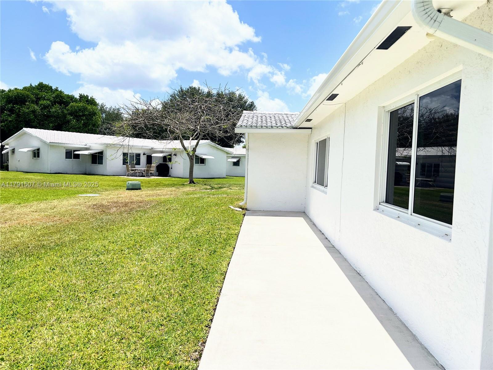 8810 NW 15th St, Plantation, Florida image 4