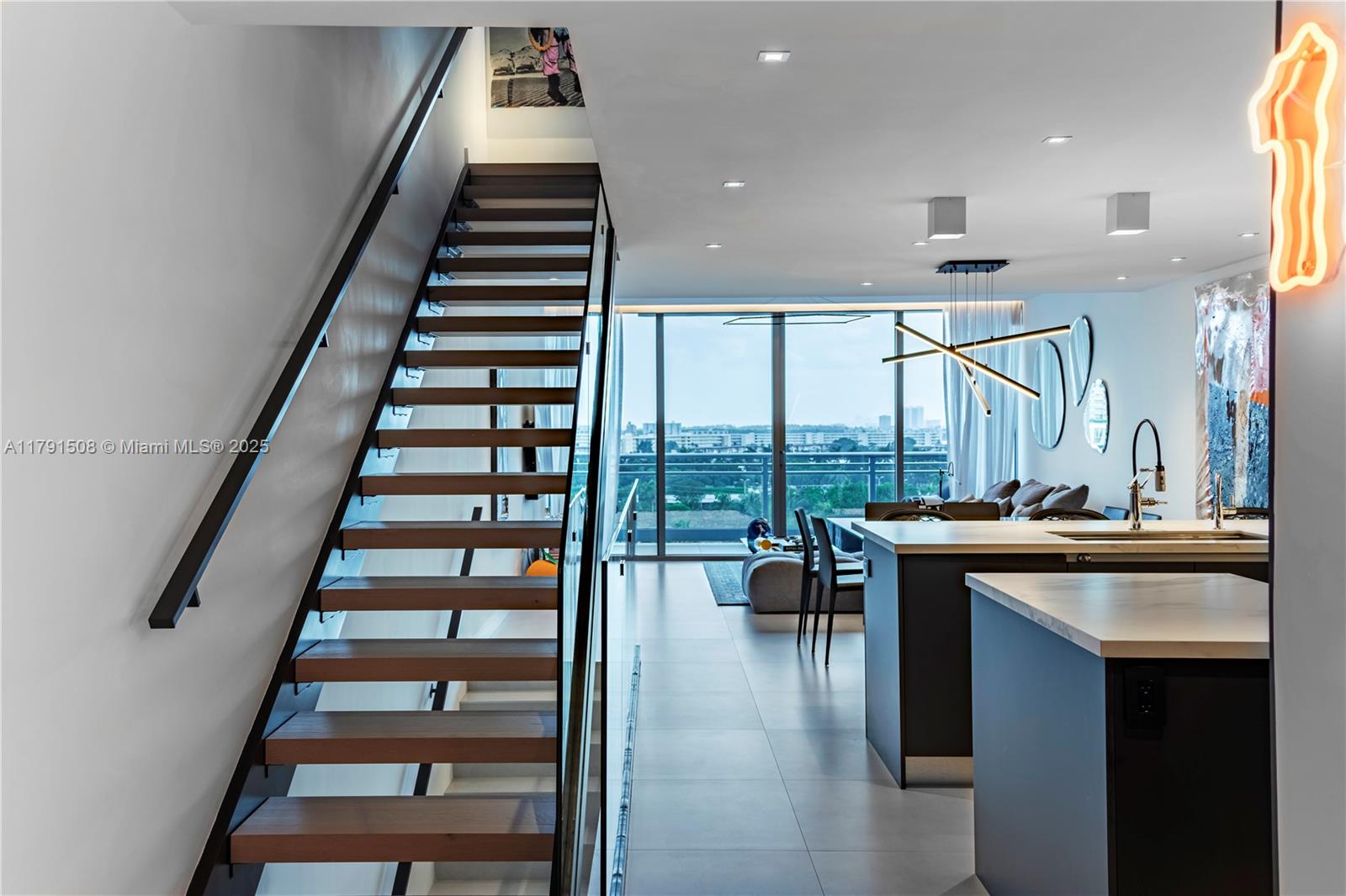 Apartamento à Venda em Aventura, FL