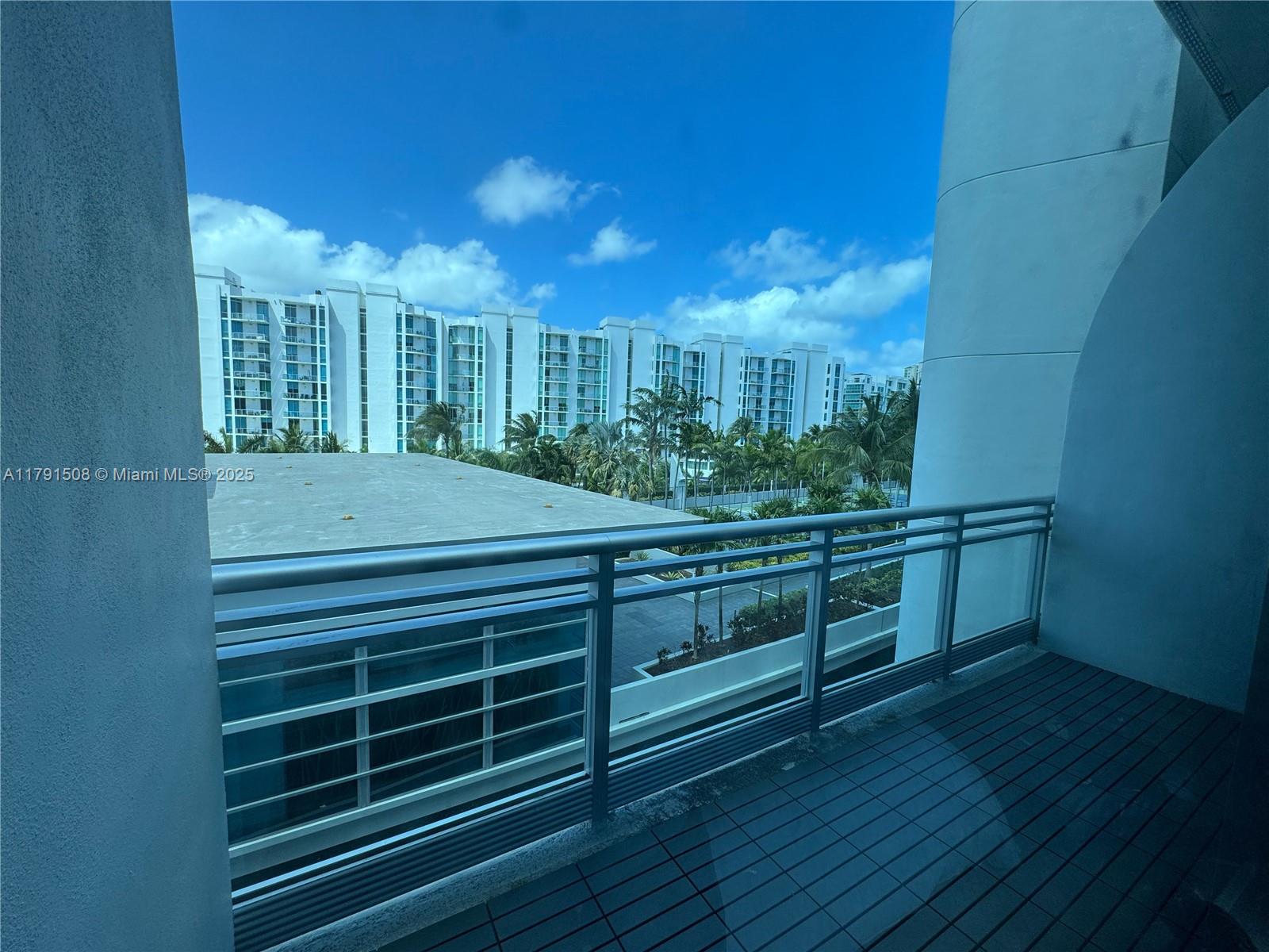2950 NE 188th St #507, Aventura, Florida image 19