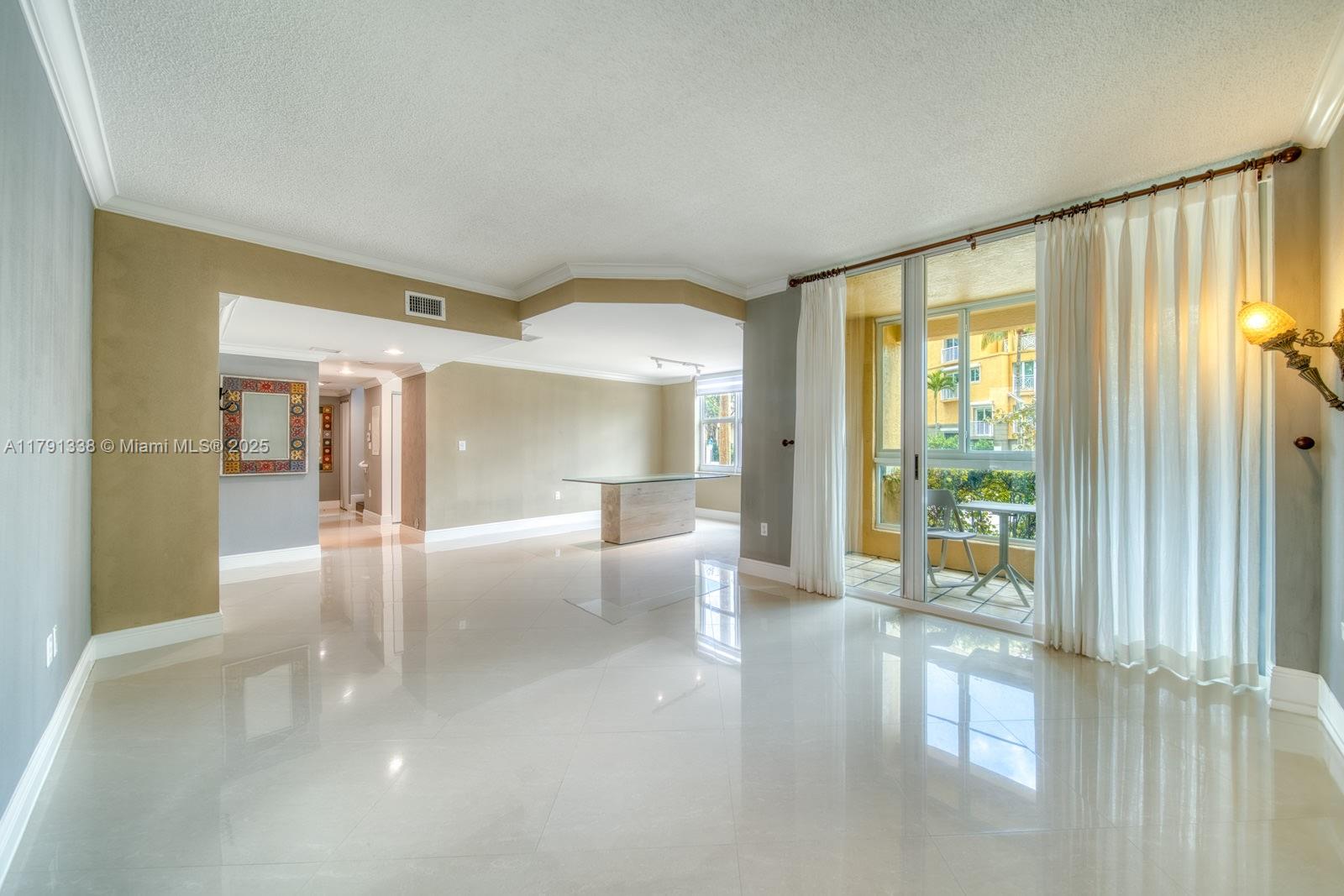 90 Alton Rd #TH-2, Miami Beach FL 33139