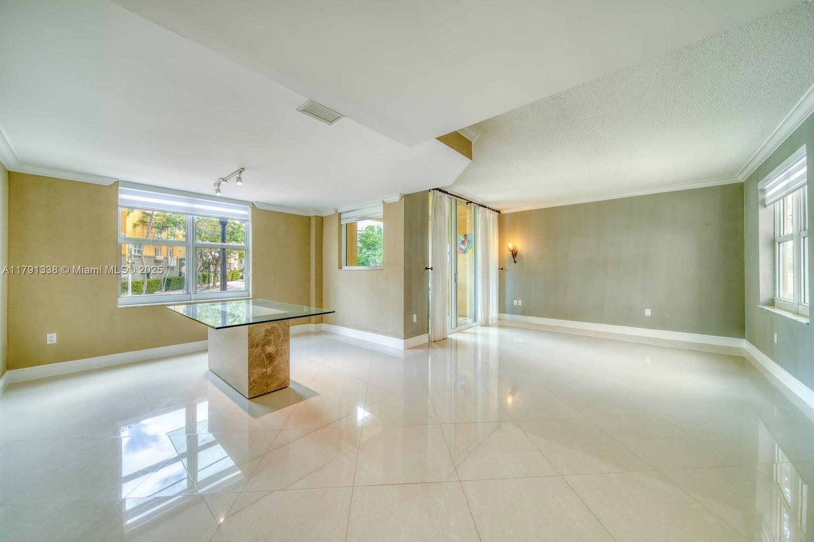 90 Alton Rd #TH-2, Miami Beach FL 33139