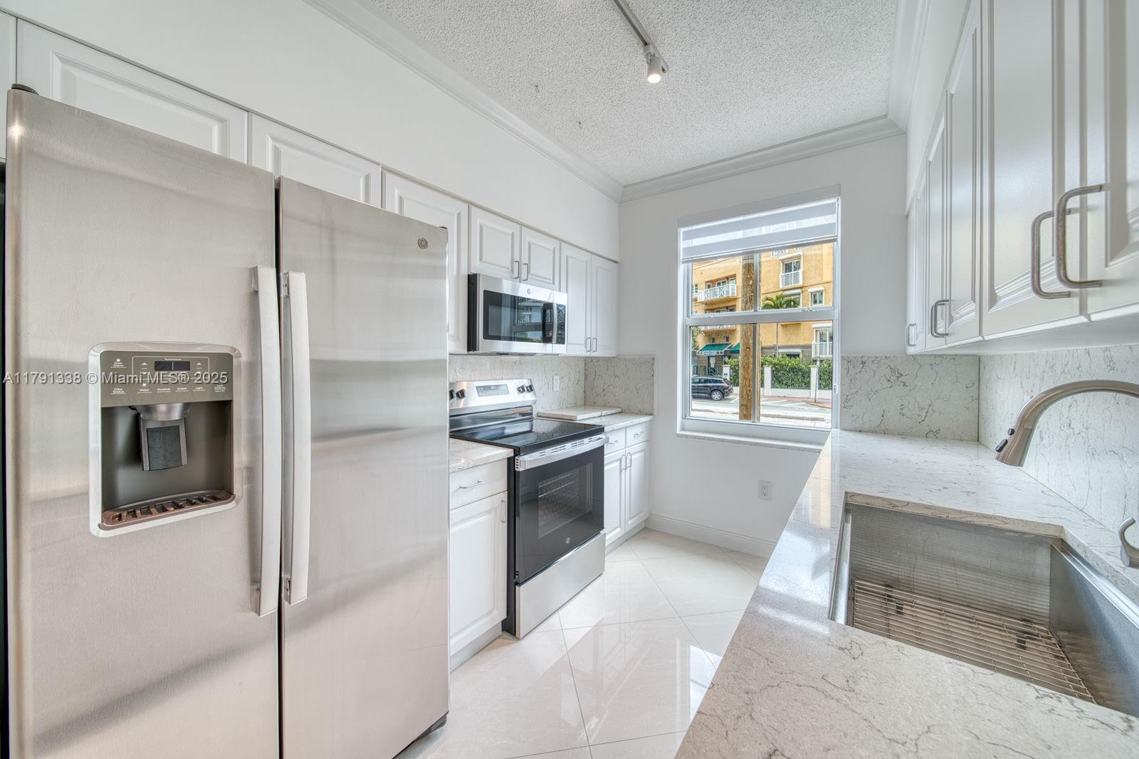 90 Alton Rd #TH-2, Miami Beach FL 33139