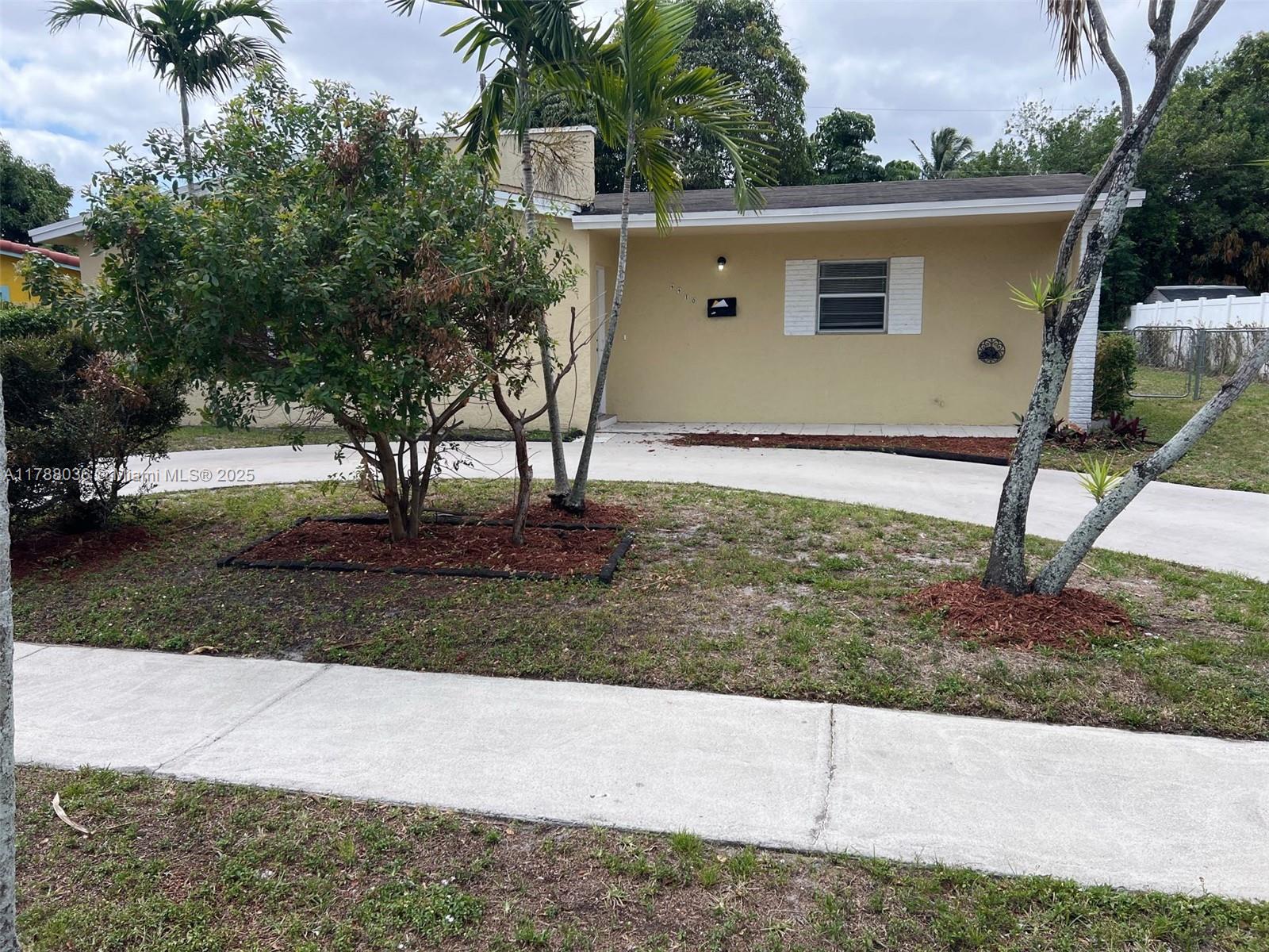 4410 30th Ct, Lauderdale Lakes, Florida 33313