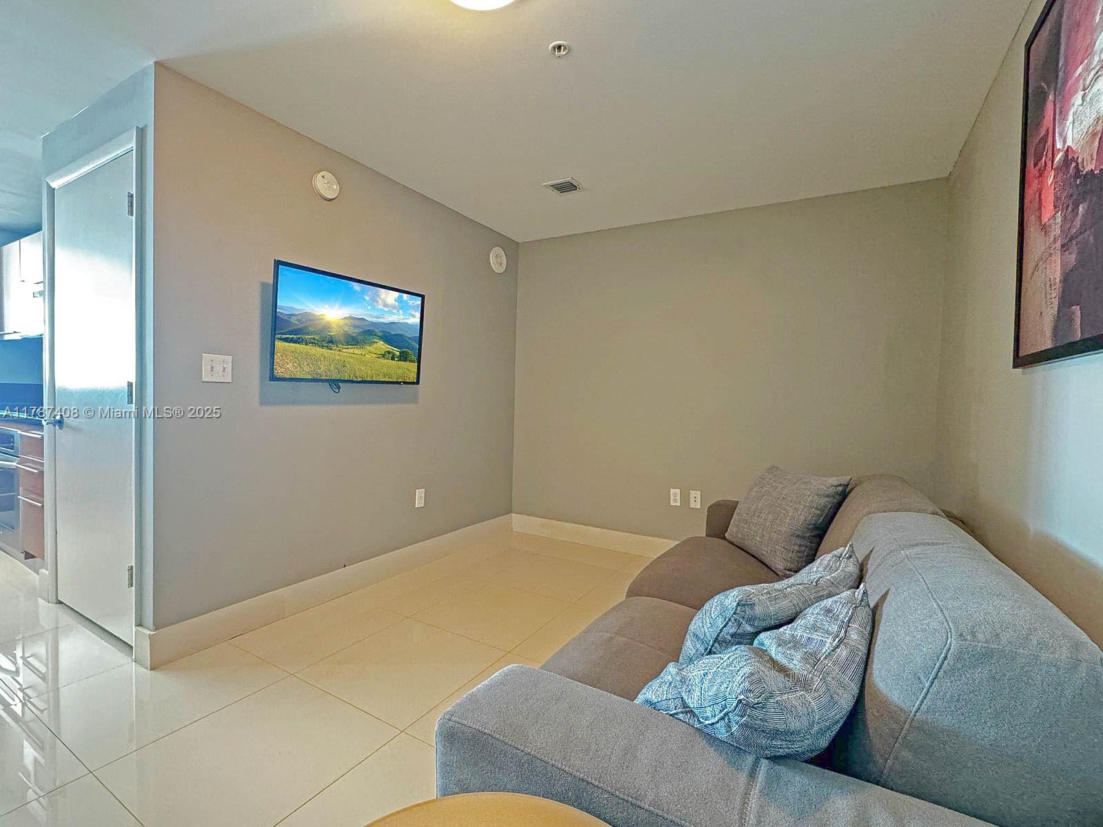 244 Biscayne Blvd #3503, Miami FL 33132