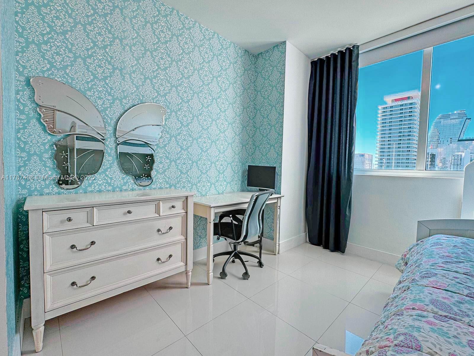 244 Biscayne Blvd #3503, Miami FL 33132