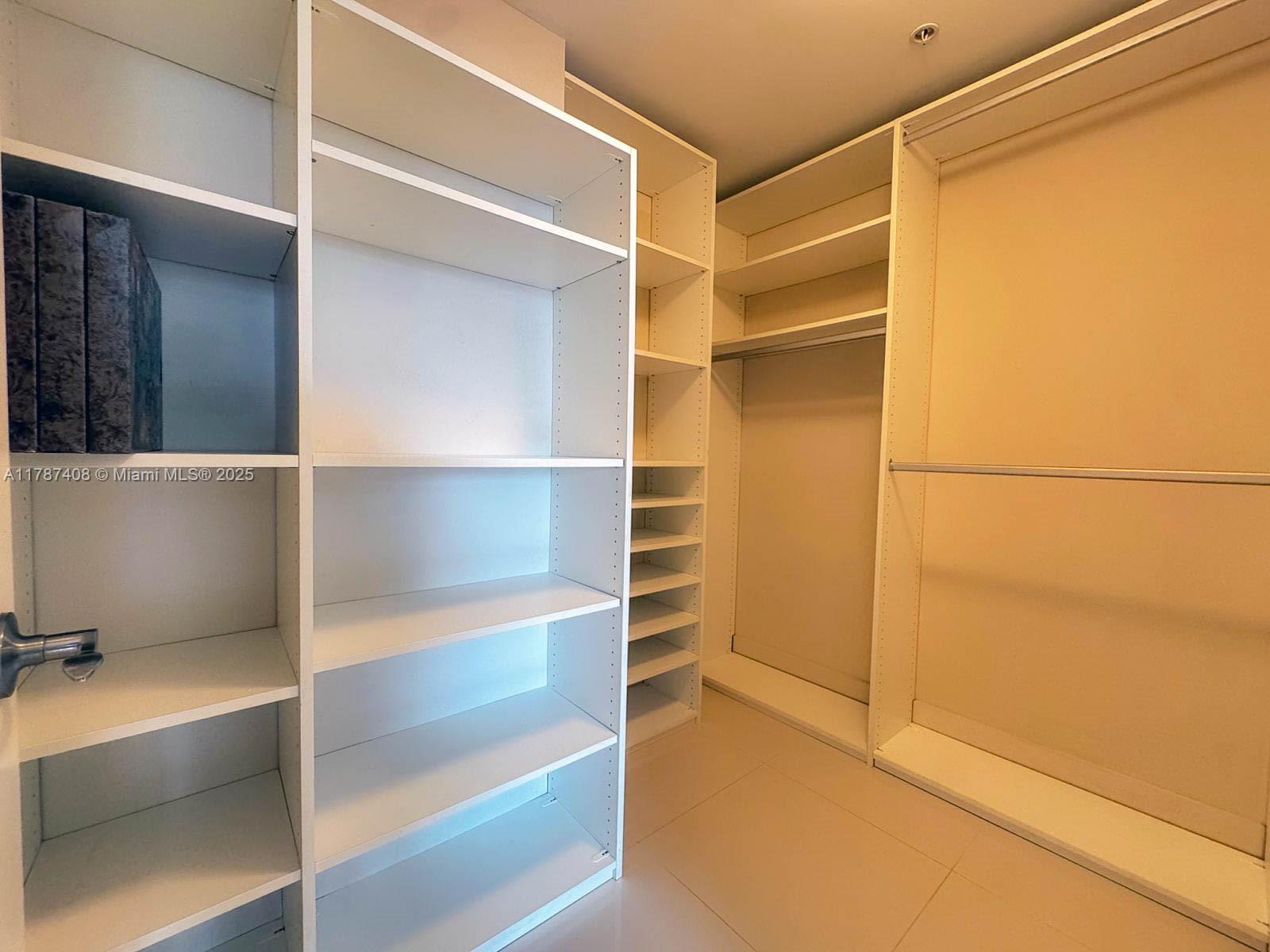 244 Biscayne Blvd #3503, Miami FL 33132