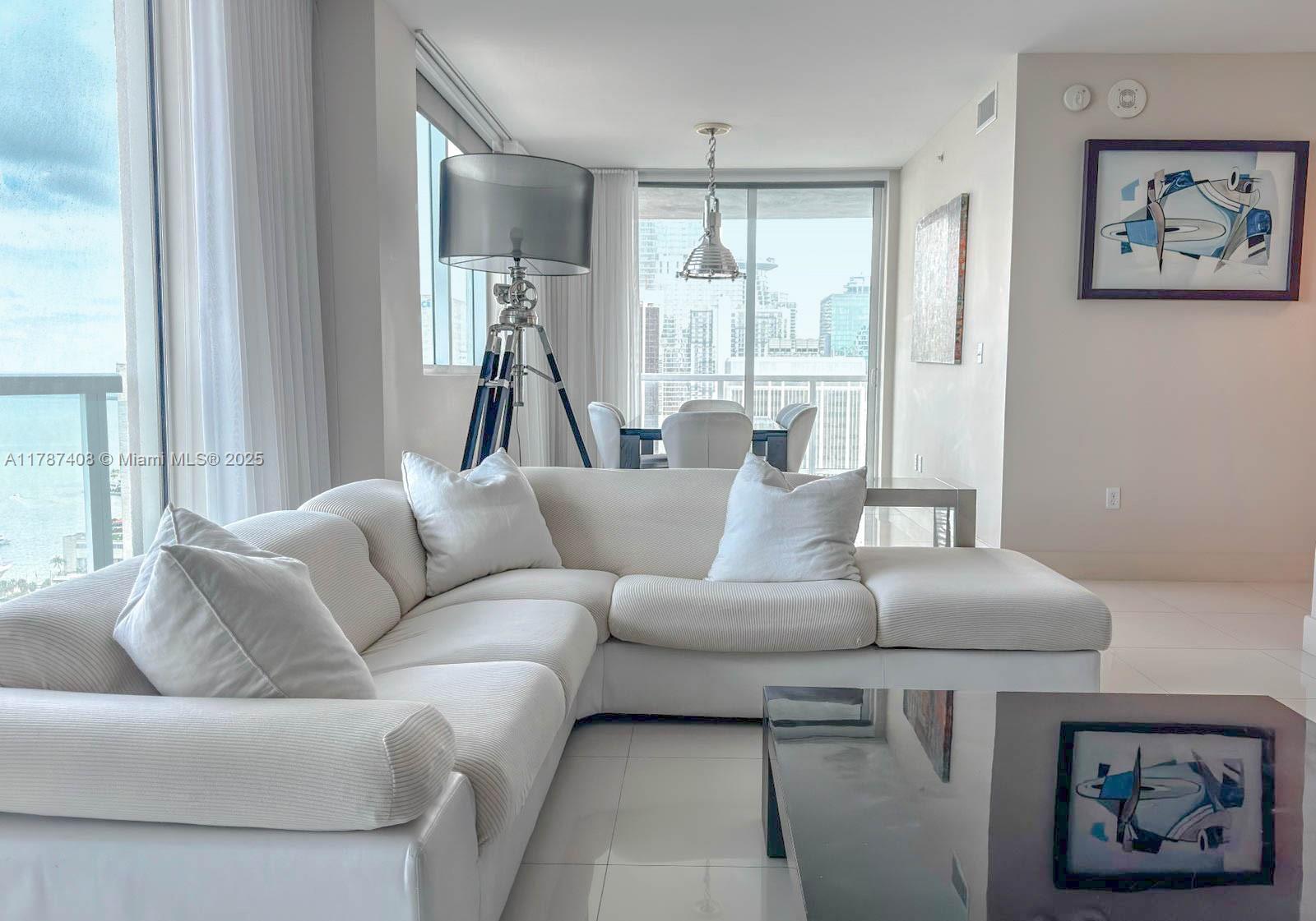 244 Biscayne Blvd #3503, Miami FL 33132