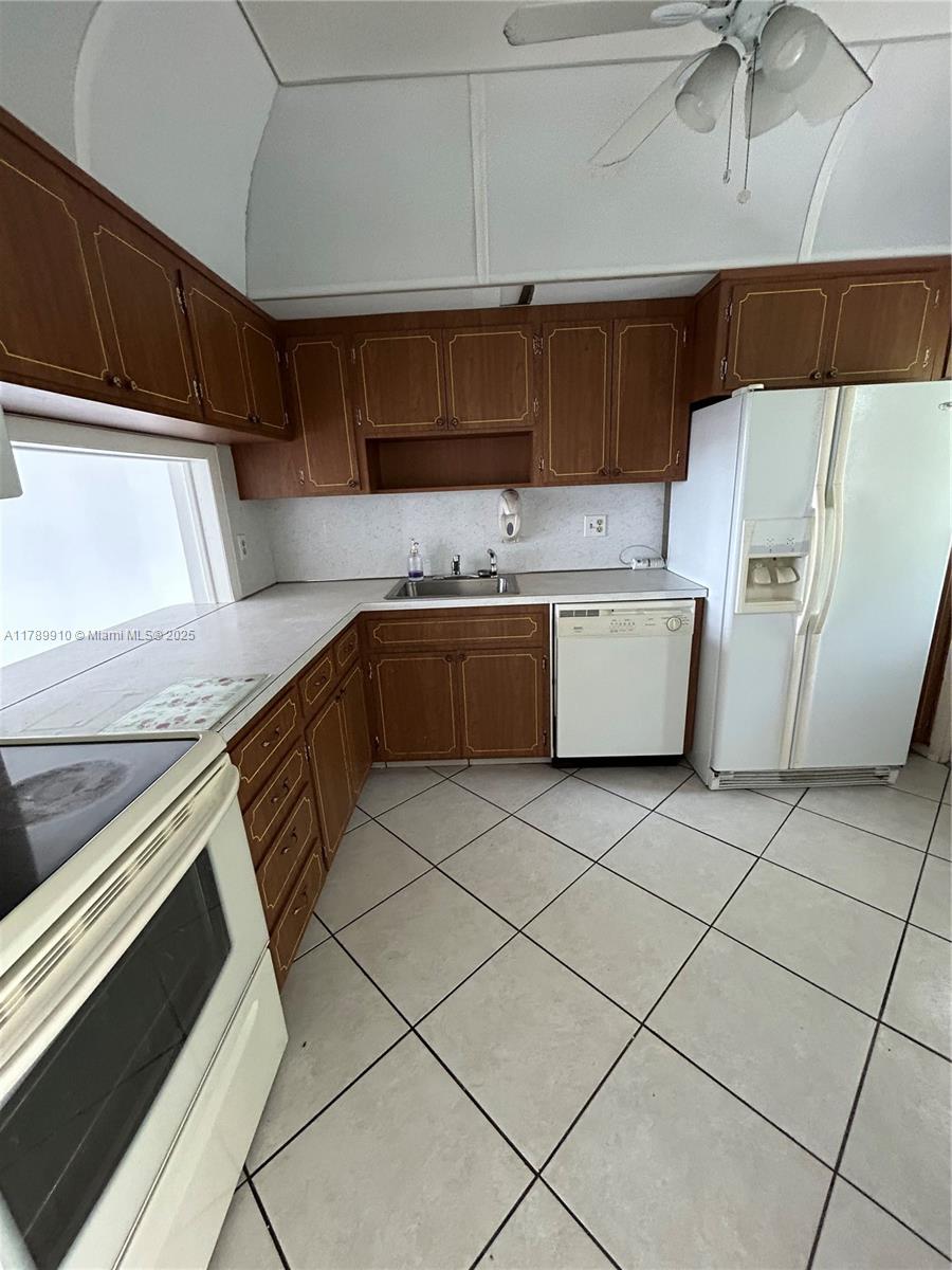 330 SE 2nd St #404G, Hallandale Beach, Florida image 16