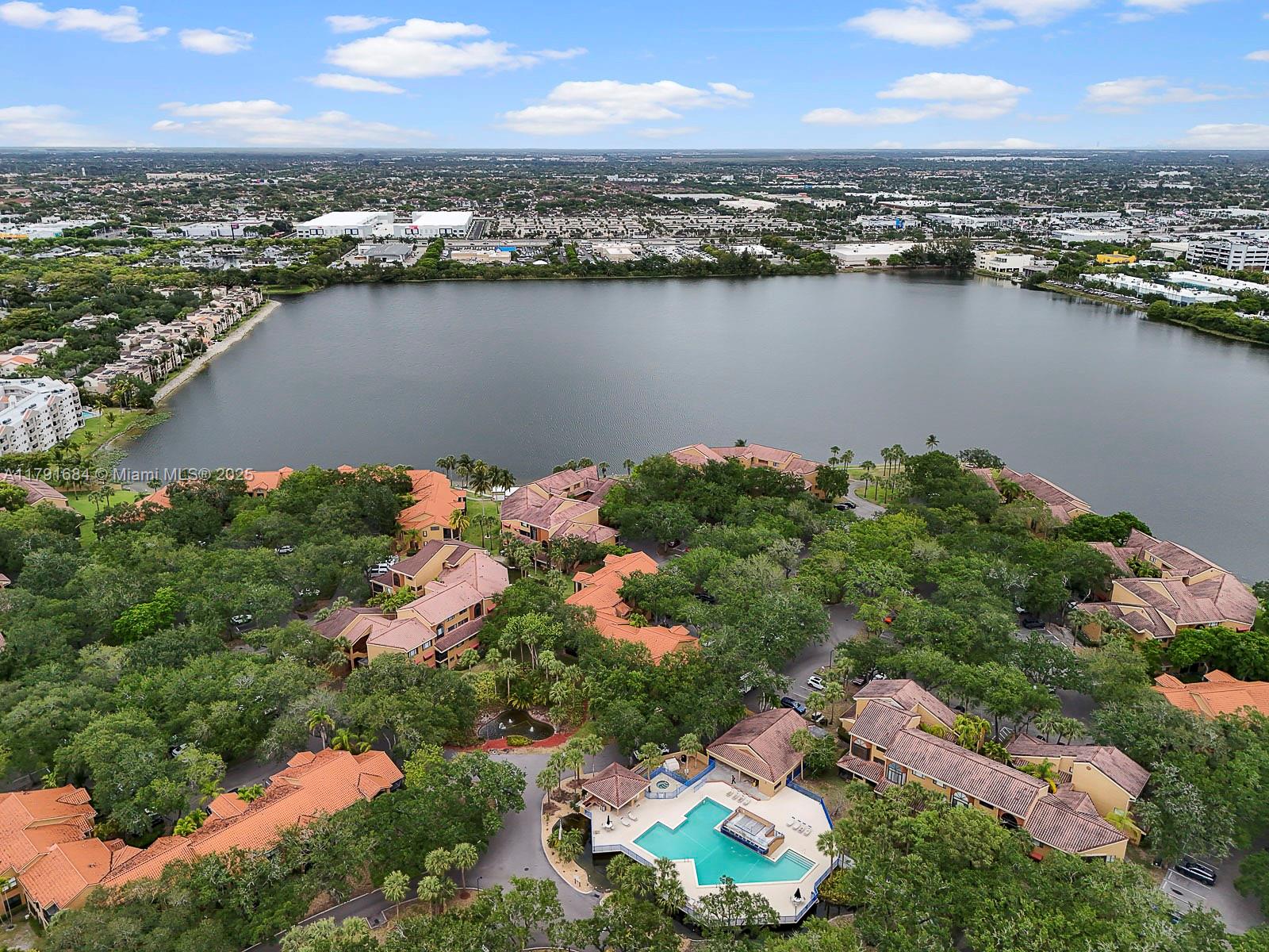 15533 N Miami Lakeway N #101-19, Miami Lakes, Florida image 25