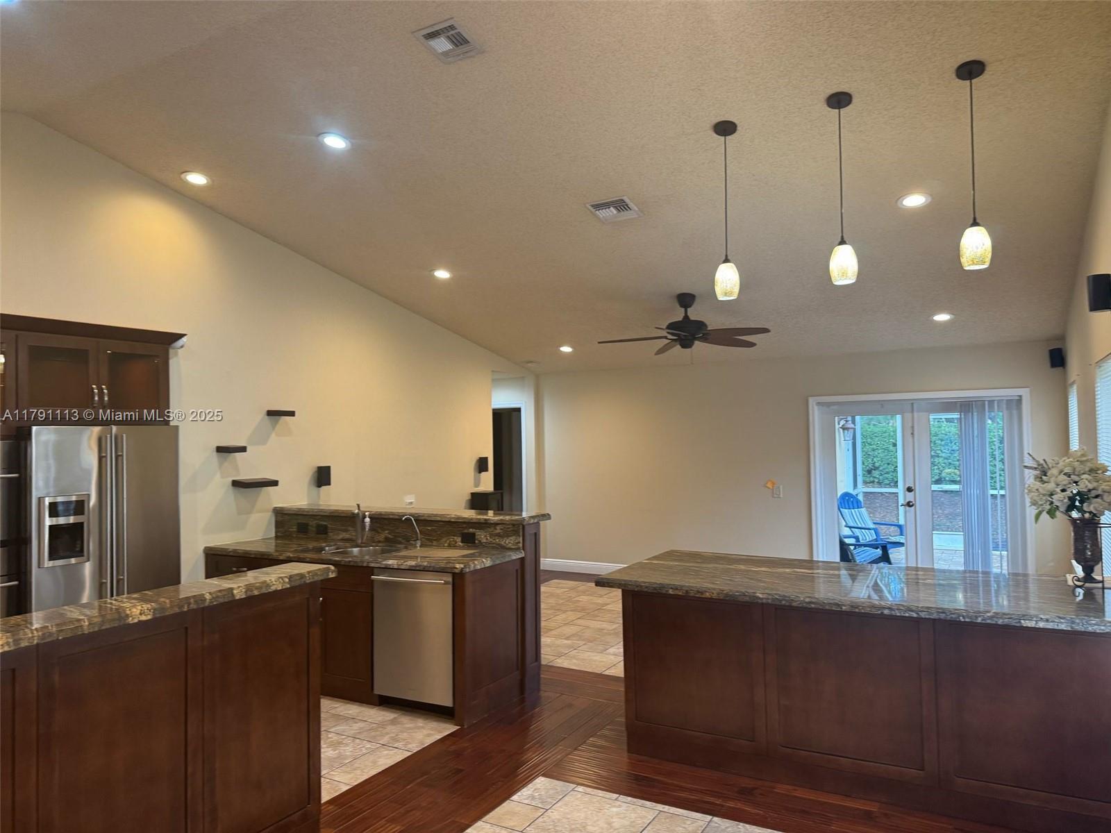 Property photo # 4