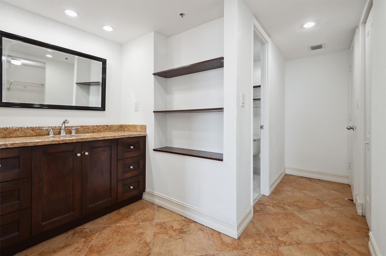 Property photo # 6