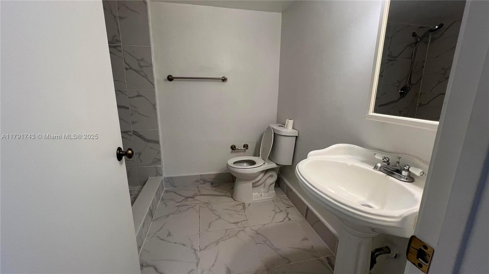 Property photo # 6