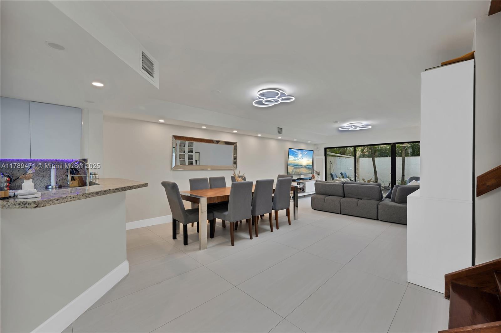 3510 Magellan Cir #726, Aventura, Florida image 3