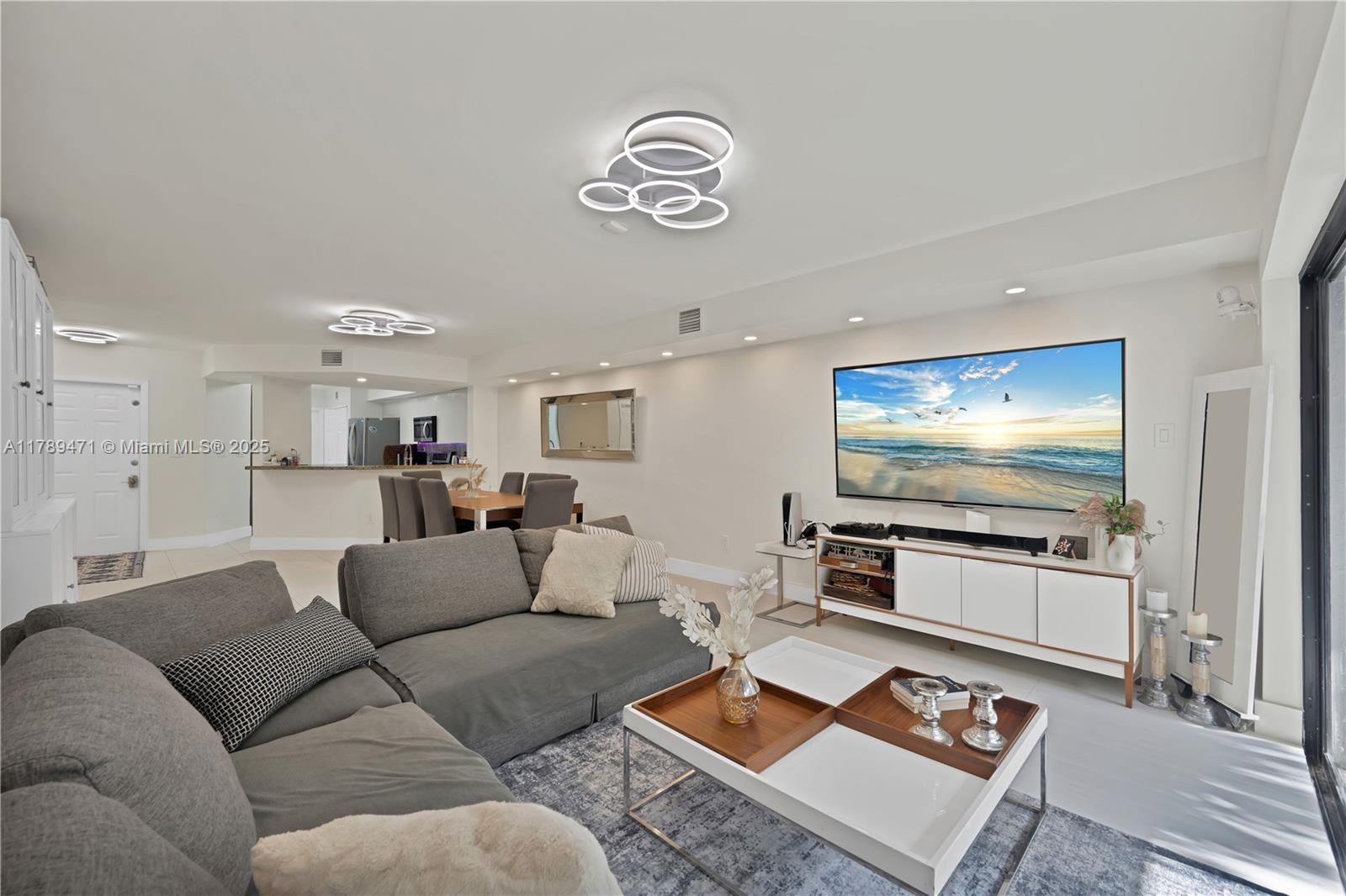 3510 Magellan Cir #726, Aventura, Florida image 4