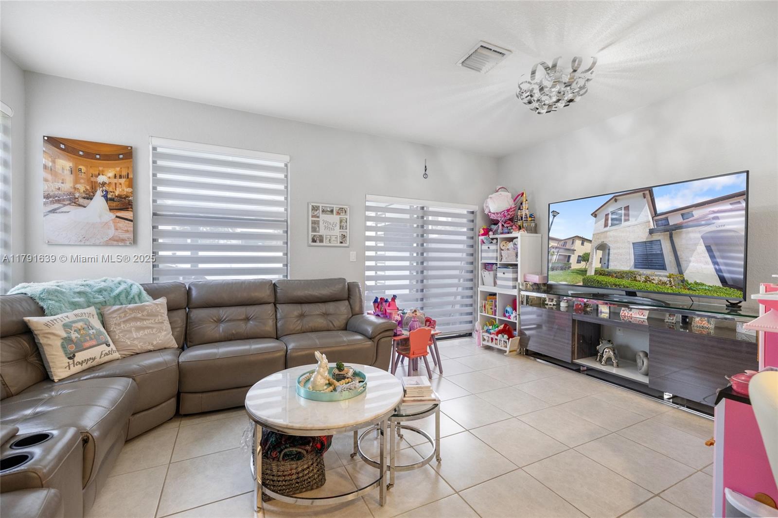 3289 W 106th Ter, Hialeah, Florida image 32